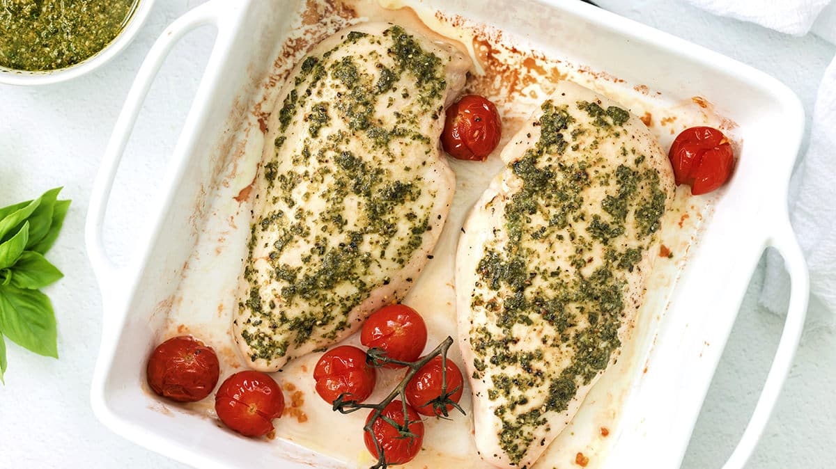 Healthy & Versatile: Your Go-To 2-Ingredient Pesto Chicken Recipe